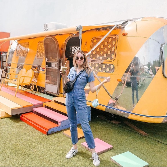 Meet your Posher, Evy - Picture 1 of 1